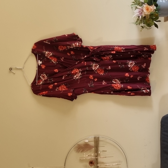 Xhilaration Dresses & Skirts - Maroon floral dress